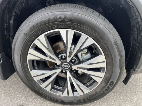 Certified 2023 Nissan Rogue SV w/ SV Premium B Package AWD/4WD image 12