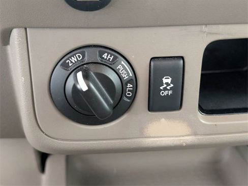 Used 2015 Nissan Frontier SV image 20