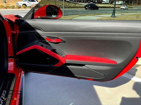 Used 2018 Porsche 911 GT2 RS image 21