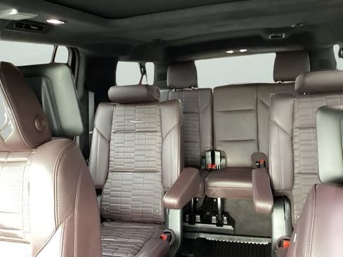 Used 2023 Cadillac Escalade ESV Sport Platinum w/ LPO, ONYX Package AWD/4WD image 12