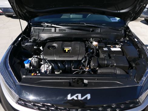 Used 2023 Kia Forte LXS image 29