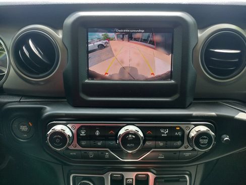 Used 2022 Jeep Wrangler Unlimited Sport AWD/4WD image 28