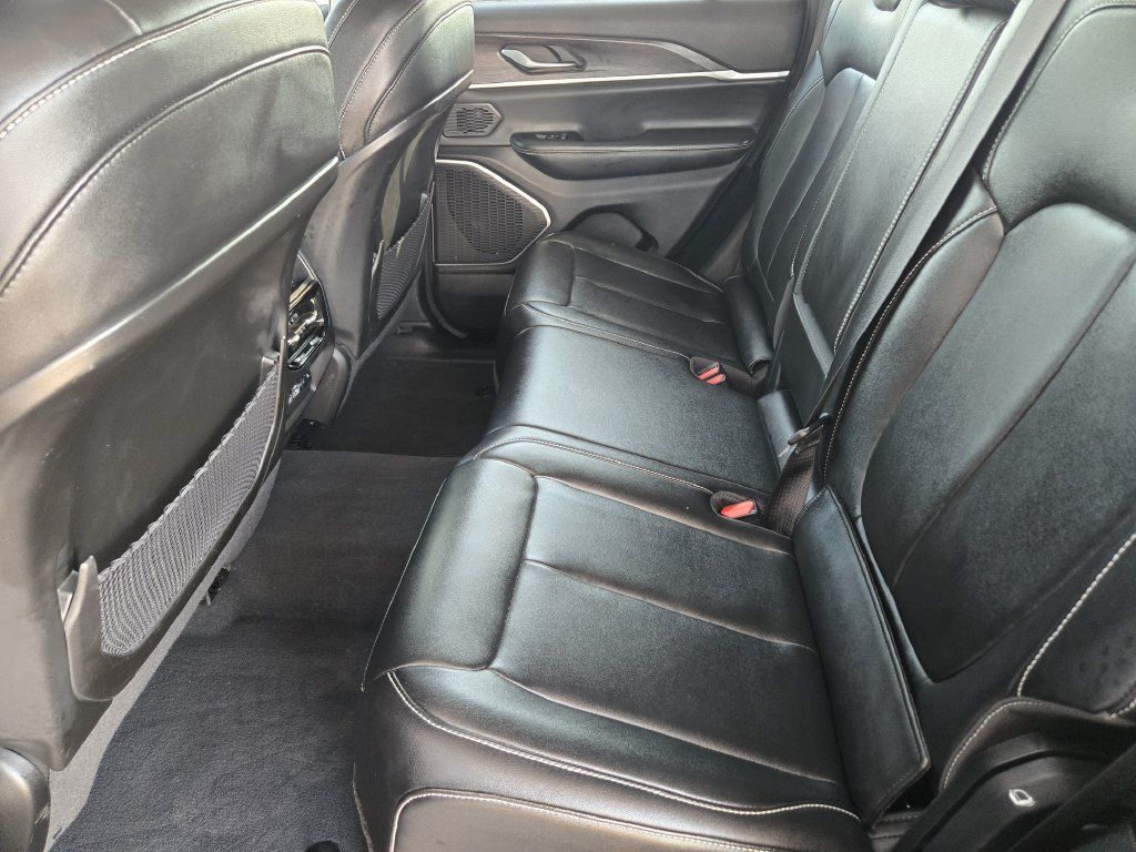 Used 2023 Jeep Grand Cherokee 4WD 4xe image 28