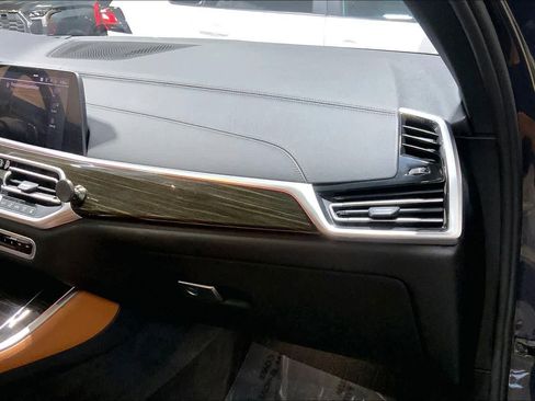 Used 2019 BMW X5 xDrive40i w/ Executive Package image 18