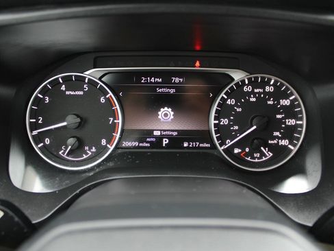 Used 2025 Nissan Rogue SV w/ SV Premium Package AWD/4WD image 12