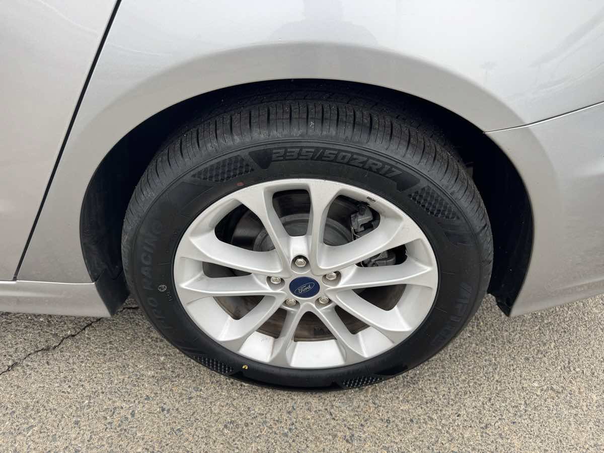 Used 2020 Ford Fusion SE FWD image 37
