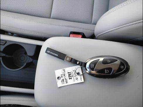 New 2026 Hyundai Kona Limited FWD image 32