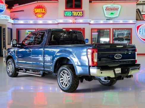 Used 2017 Ford F250 Lariat RWD image 4