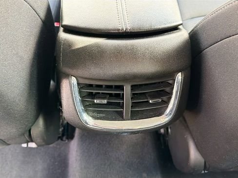 Used 2016 Chevrolet Malibu LT image 23