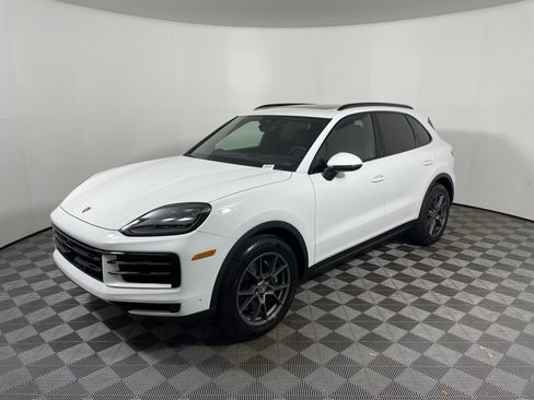 Certified 2026 Porsche Cayenne AWD/4WD image 11