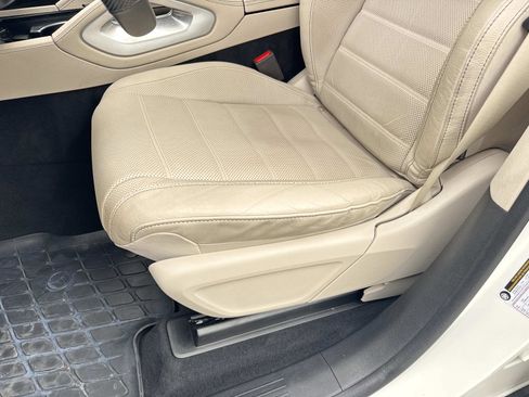 Used 2022 Mercedes-Benz GLS 580 4MATIC image 23