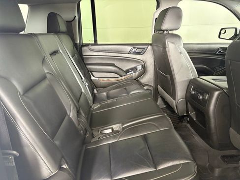 Used 2019 Chevrolet Suburban LT image 19