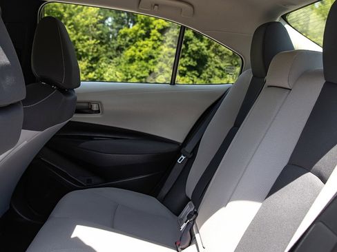 Used 2023 Toyota Corolla LE image 19