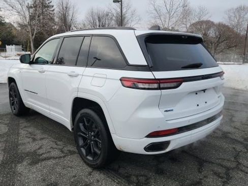 Used 2023 Jeep Grand Cherokee 30th Anniversary image 6