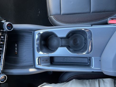 Used 2025 Chevrolet Equinox EV RS image 32