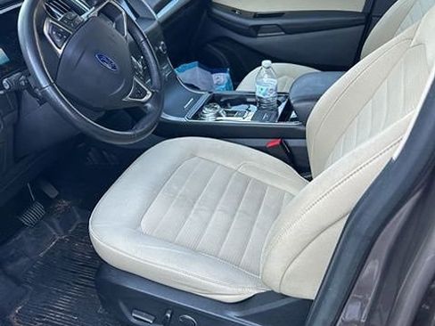 Used 2019 Ford Edge SEL image 8