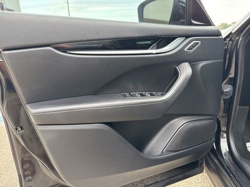 Used 2018 Maserati Levante image 20