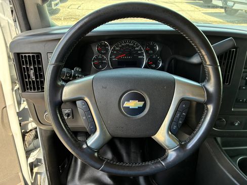 Used 2019 Chevrolet Express 3500 w/ Driver Convenience Package RWD image 16