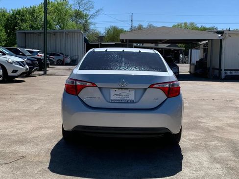 Used 2015 Toyota Corolla LE FWD image 6