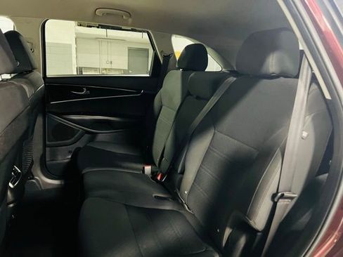 Used 2020 Kia Sorento AWD V6 image 23