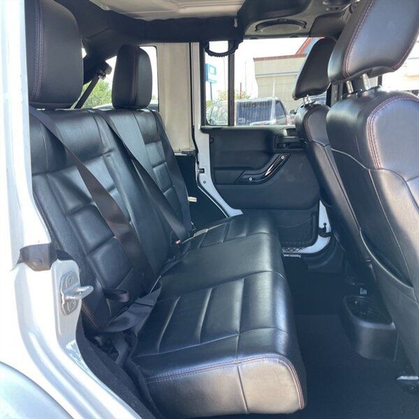 Used 2012 Jeep Wrangler Unlimited Sahara AWD/4WD image 14