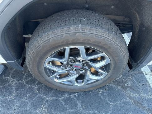 Used 2022 GMC Sierra 1500 SLT image 7