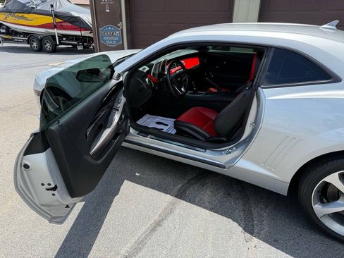 Used 2015 Chevrolet Camaro SS w/ Commemorative Special Edition RWD image 33