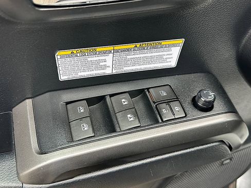 Certified 2019 Toyota Tacoma TRD Off-Road AWD/4WD image 13