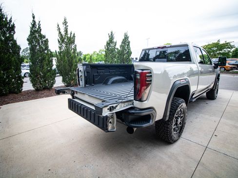 Used 2026 GMC Sierra 2500 AT4X w/ LPO, Black Badging Package AWD/4WD image 33