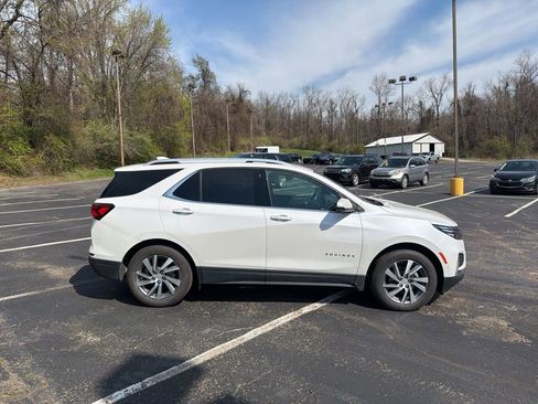 Certified 2022 Chevrolet Equinox Premier image 2