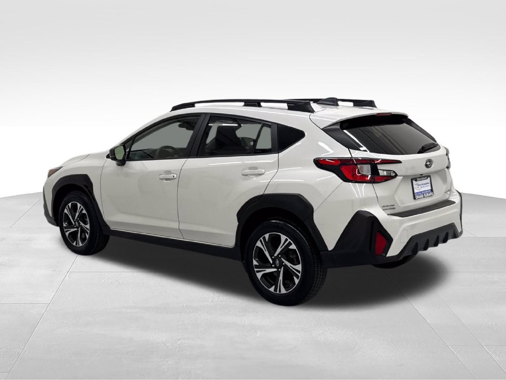 Used 2024 Subaru Crosstrek 2.0i Premium w/ Crosstrek Mirror Package AWD/4WD image 5