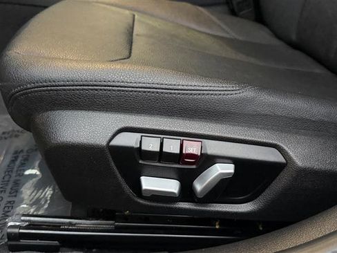 Used 2018 BMW 320i xDrive 320i xDrive image 11