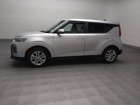 Used 2020 Kia Soul LX image 2