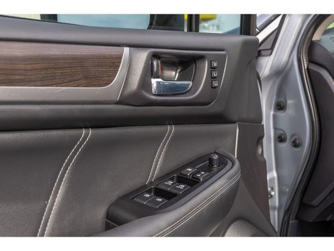 Used 2018 Subaru Legacy 3.6R Limited image 19