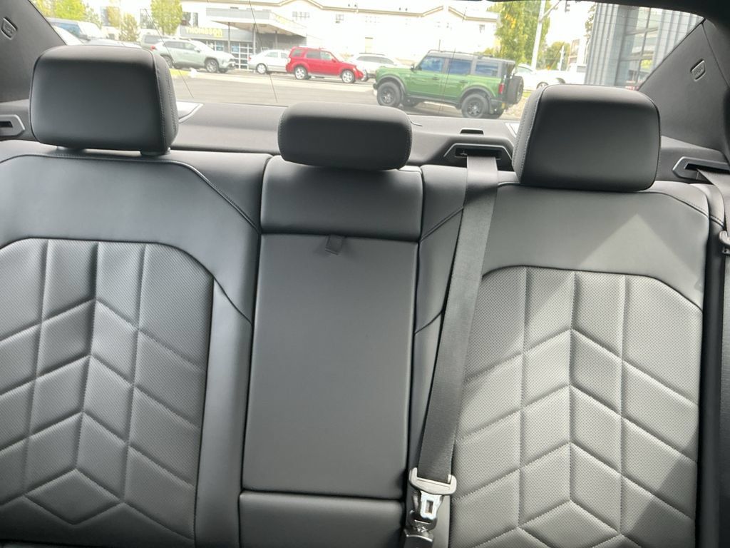 Used 2025 BMW i5 xDrive40 w/ M Sport Package AWD/4WD image 22