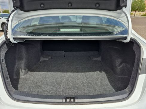 Used 2025 Toyota Corolla LE FWD image 22