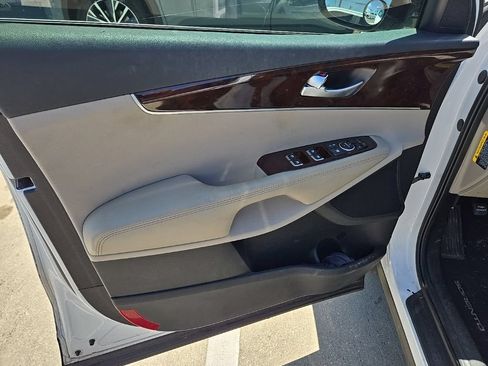 Used 2017 Kia Sorento EX w/ EX V6 Premium Package FWD image 9