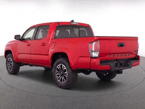 Used 2020 Toyota Tacoma TRD Sport w/ TRD Premium Sport Package AWD/4WD image 3
