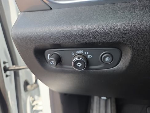 Used 2020 Chevrolet Traverse RS w/ LPO, Floor Liner Package image 31