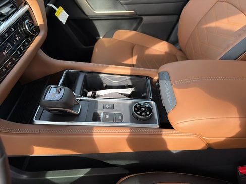 New 2025 Nissan Pathfinder Platinum image 29