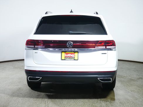 Used 2025 Volkswagen Atlas SE AWD/4WD image 6
