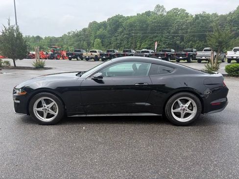 Used 2018 Ford Mustang Coupe RWD image 30