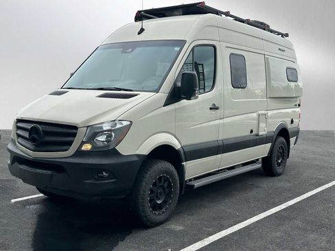 Used 2018 Mercedes-Benz Sprinter 2500 image 7