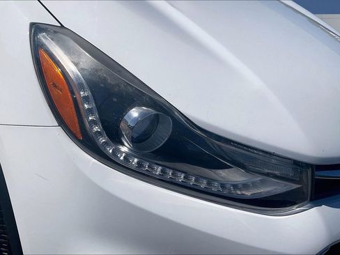 Used 2017 Chevrolet Trax LT w/ LT Convenience Package FWD image 31