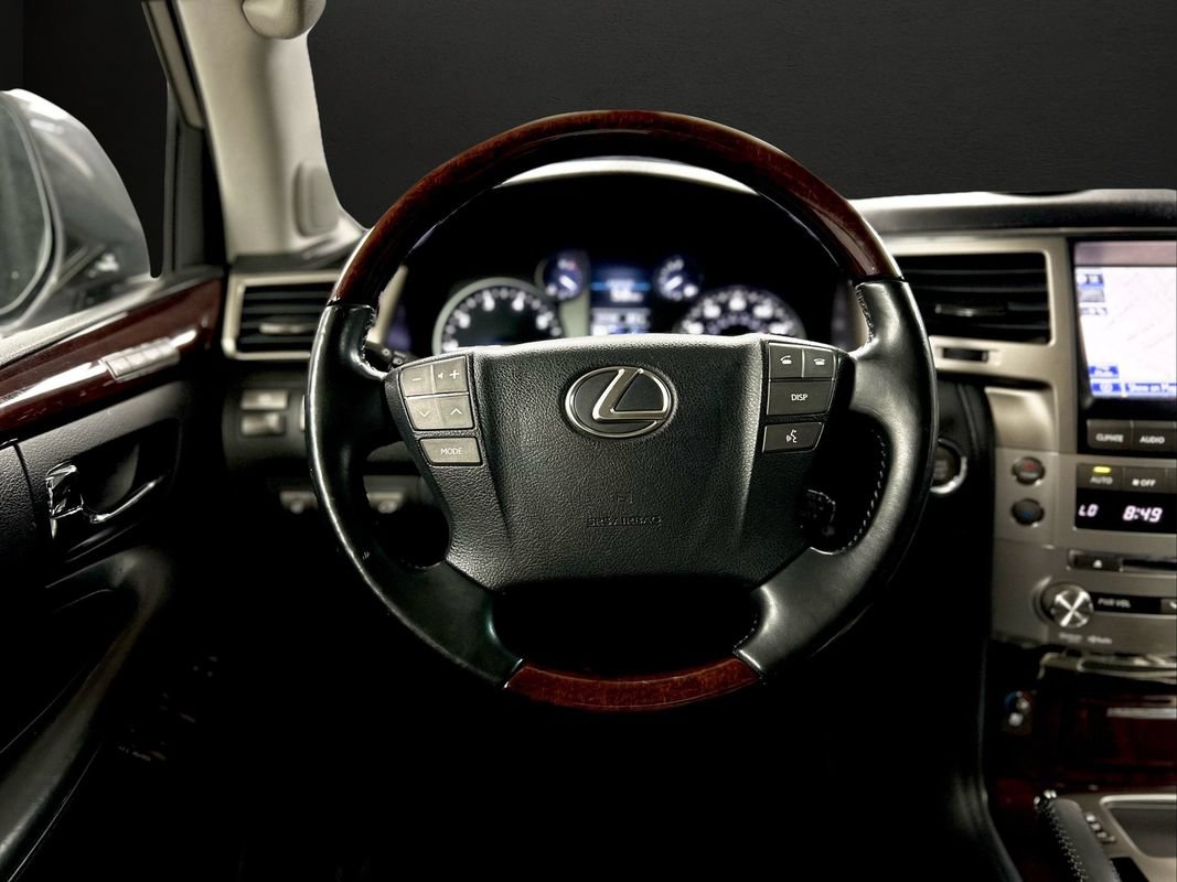 Used 2015 Lexus LX 570 4WD w/ Luxury Package image 30
