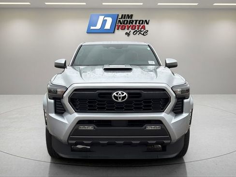 Used 2024 Toyota Tacoma TRD Sport RWD image 2