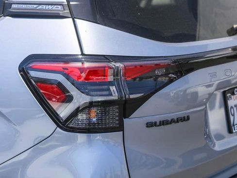 Used 2025 Subaru Forester Premium AWD/4WD image 11
