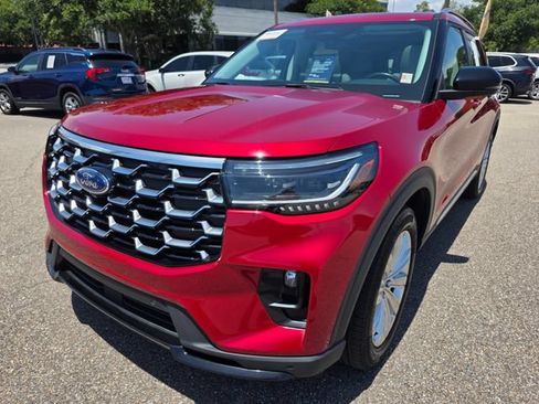 Certified 2025 Ford Explorer Platinum w/ LUX Leather Package AWD/4WD image 4