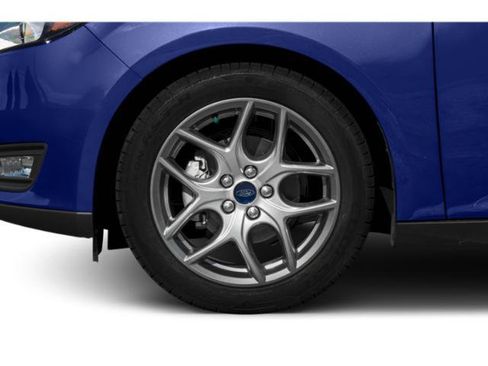 Used 2015 Ford Focus SE w/ Equipment Group 201A FWD image 14