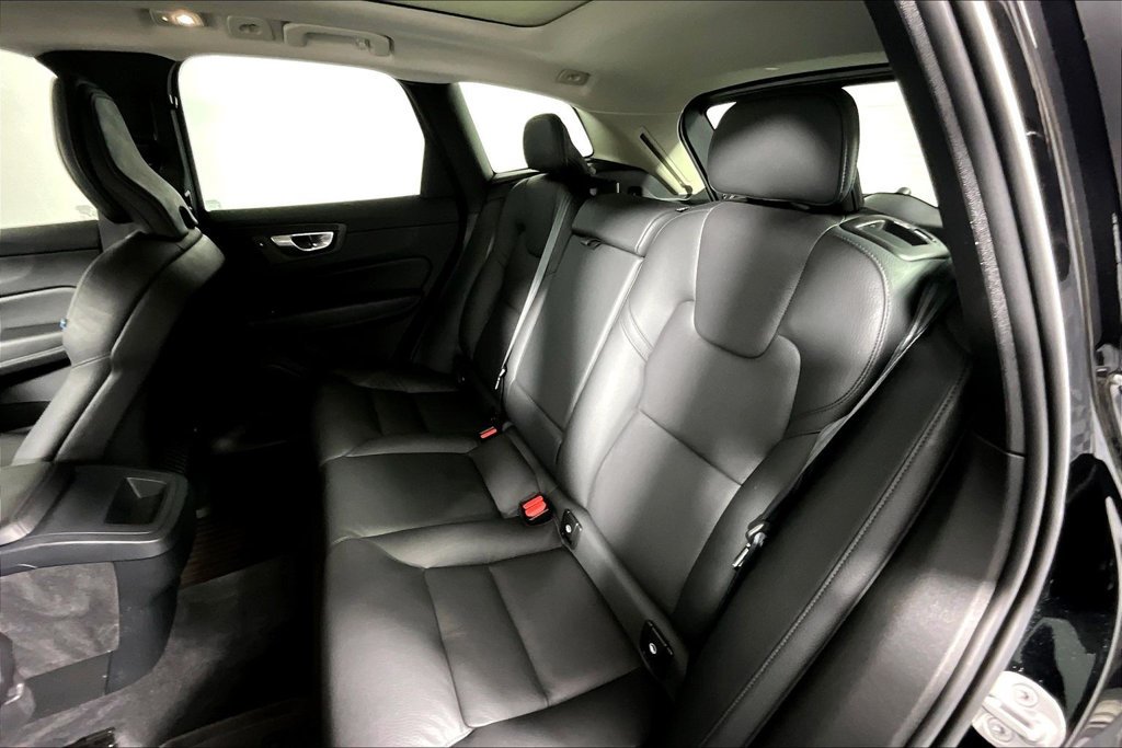 Used 2024 Volvo XC60 B5 Plus w/ Protection Package Premier AWD/4WD image 26